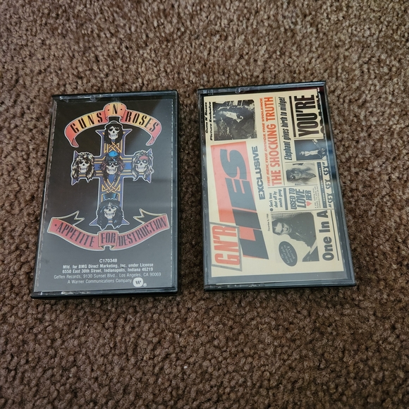 Guns N Roses Cassettes - Picture 1 of 7